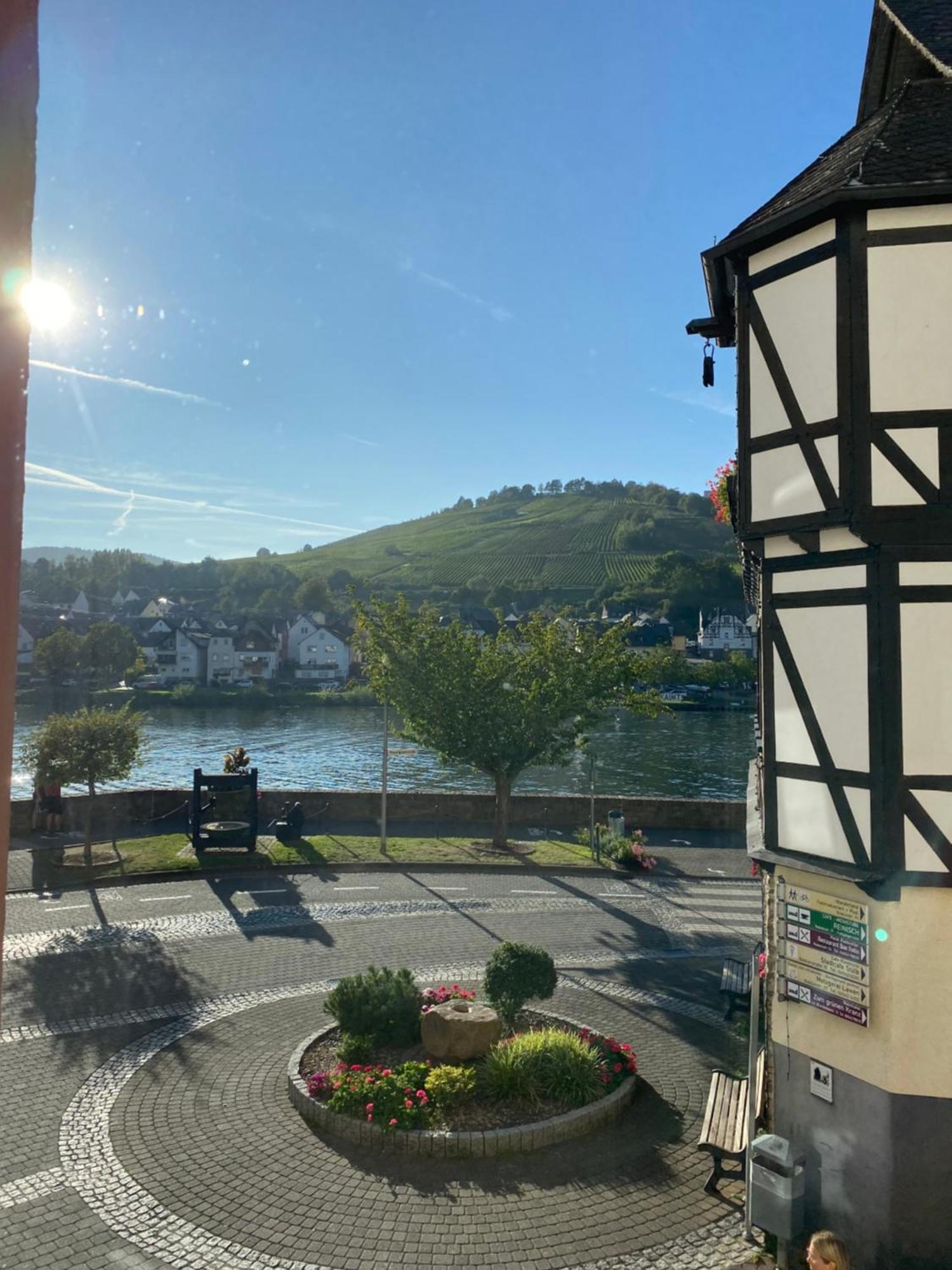 Ferienwohnung Zentral An Der Moselpromenade Zell an der Mosel Luaran gambar